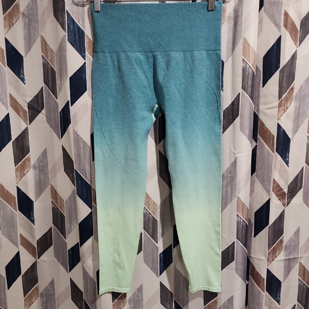 Women's Tek Gear Ombre Seamless 7/8 Leggings Sz M NWT